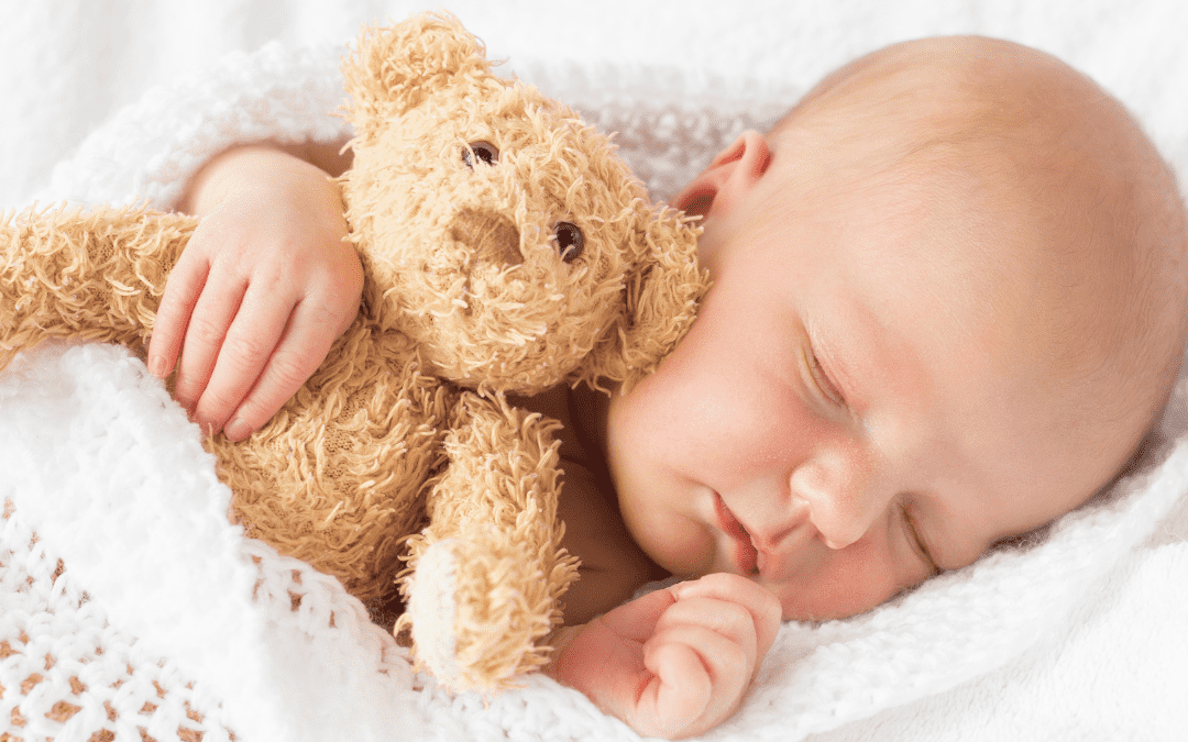 ¿Por qué los bebés lloran dormidos?